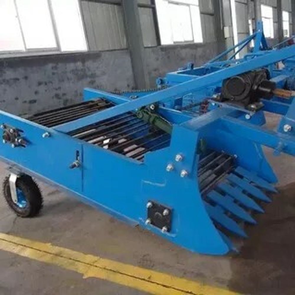 Картофелеуборочный комбайн 4U-2 Картофелеуборочный комбайн 4U-2